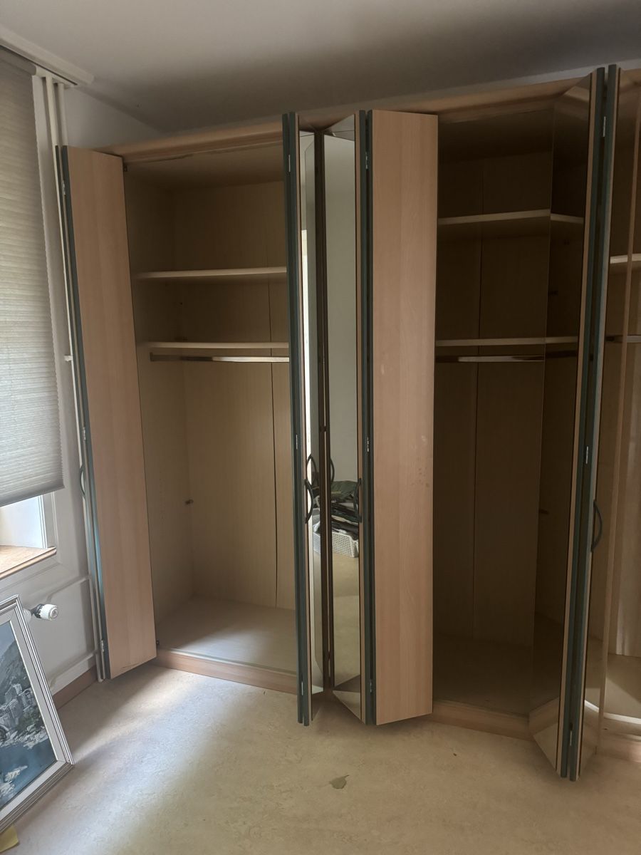 Armoires: Kleiderschrank – D'occasion à Wald ZH par abi_9v52 2
