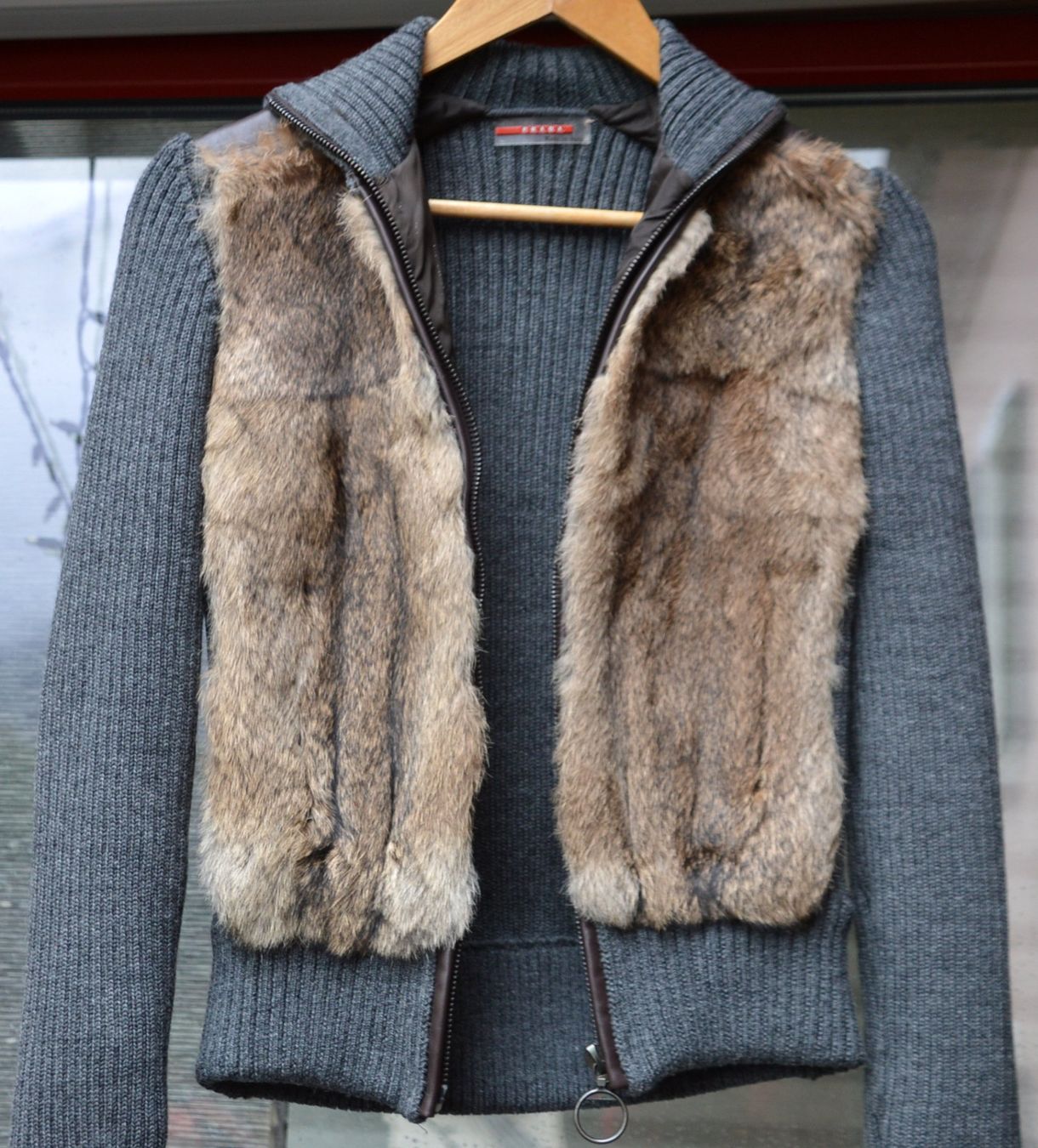 Prada Maglioni & Felpe: Jacke / pulover Prada veste / pull 100% Woll / laine .40 – Usato da Collonges venduto da Auganien 1