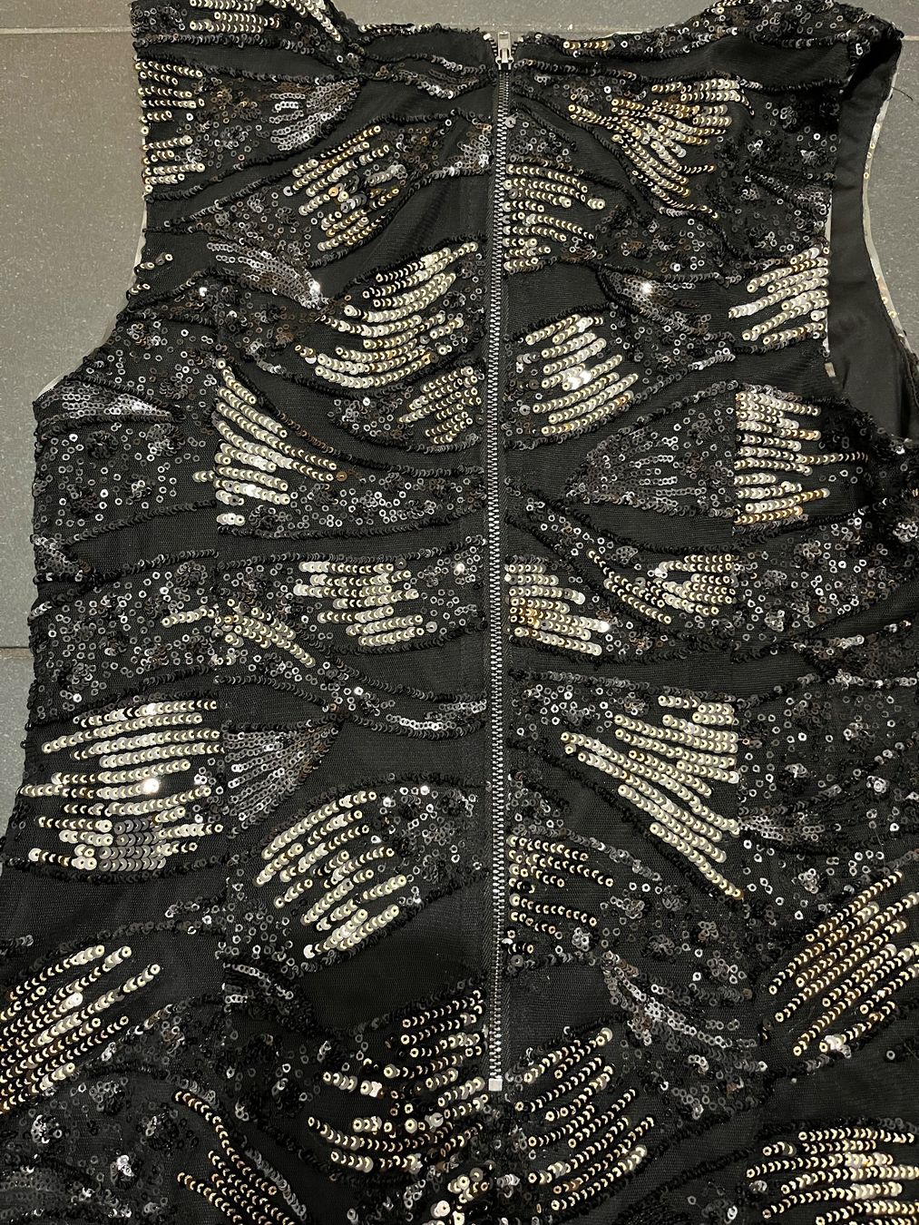 Only Vestiti: New brilliant luxury black dress  size S – Nuovo (secondo la descrizione) da Chêne-Bougeries venduto da Seetooyoo 3