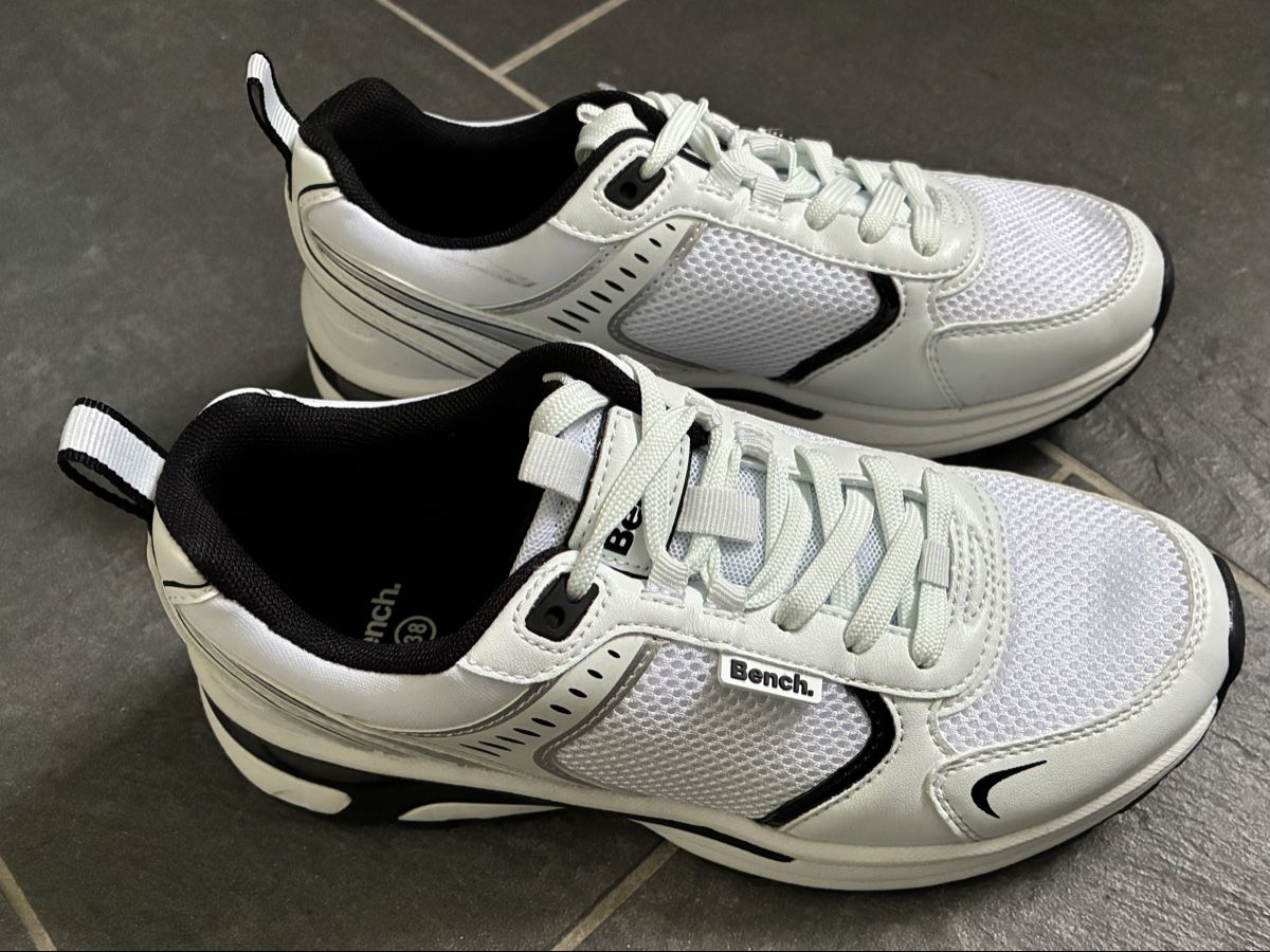 Bench Scarpe da donna: Weisse Sneaker Gr. 38 – Nuovo (secondo la descrizione) da Algetshausen venduto da Carrhard 1