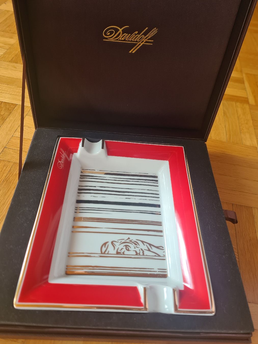 Davidoff Portacenere: cendrier a cigares davidoff motif tigre – Nuovo (secondo la descrizione) da Cossonay-Ville venduto da bricbroc 1