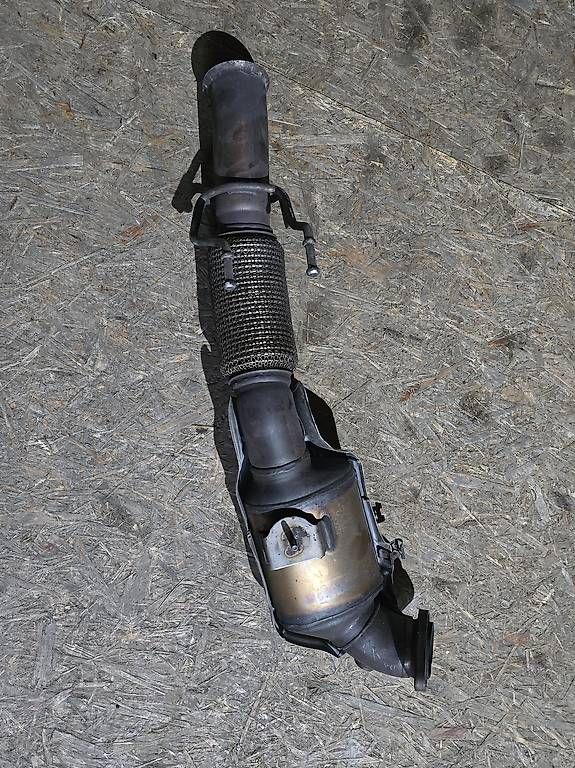 Ford Sistemi di scarico: Ford Focus RS MK3 2018 Original Downpipe – Usato da Reinach AG venduto da RenaultSportRS