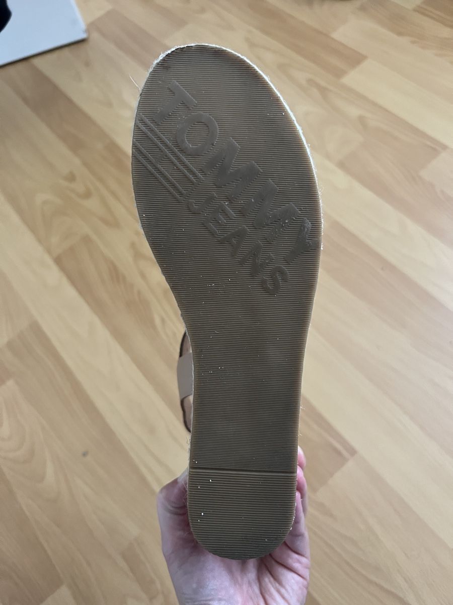 Tommy Hilfiger Scarpe da donna: Tommy Hilfiger Sandale Grösse 39 – Usato da Pfeffingen venduto da jas_88xj 1