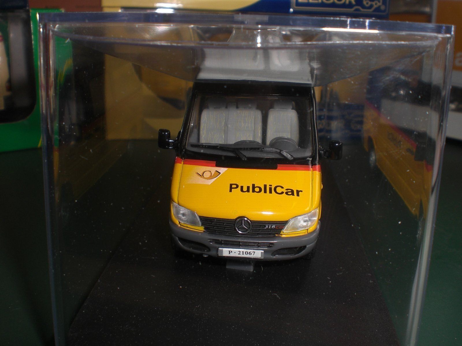 Mercedes-Benz Modellini d'auto: Mercedes-Benz Sprinter Minibus Phase II 2000-2002 "Schweizer – Nuovo e nell'imballaggio originale da Gerlafingen venduto da espero88 3