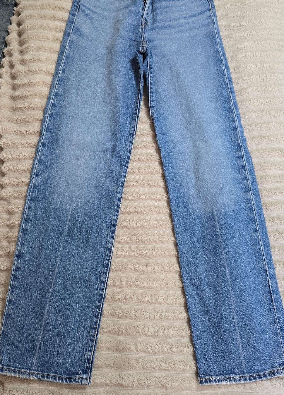 Levi's Jeans: Levis Jeans blau gerade geschnitten – Nuovo (secondo la descrizione) da Herisau venduto da ylb_dxc8