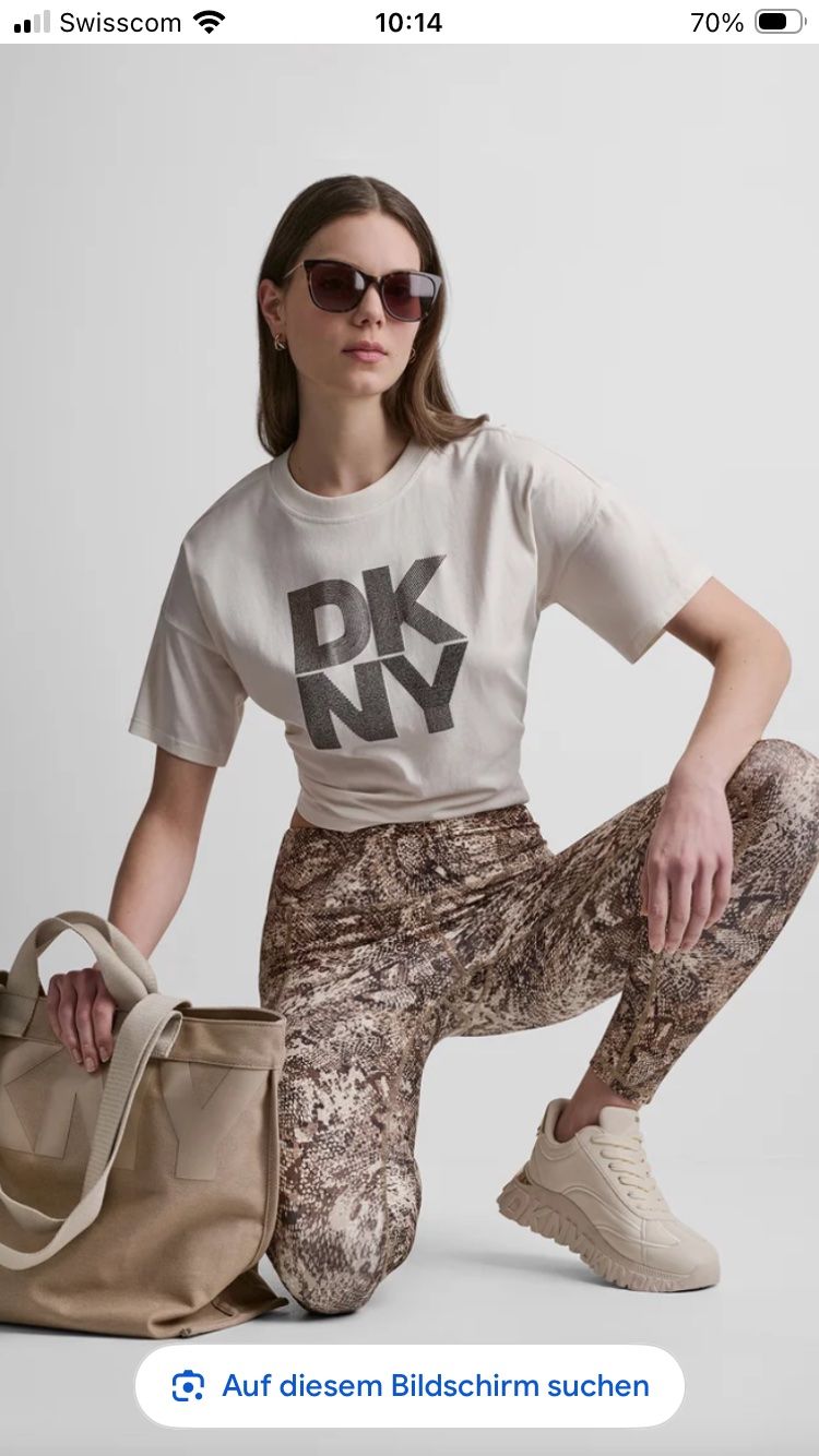 DKNY T-shirt: DKNY Layer Shirt mit Strass,neu.Paket Versand – Nuovo (secondo la descrizione) da Rüdlingen venduto da Schnoegli2007
