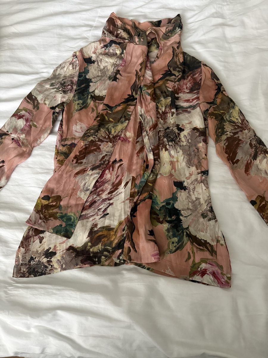 Dolce & Gabbana Camicette: Dolce & Gabbana Bluse Blumenmuster Seide – Nuovo (secondo la descrizione) da Sarnen venduto da Sla_ta 2