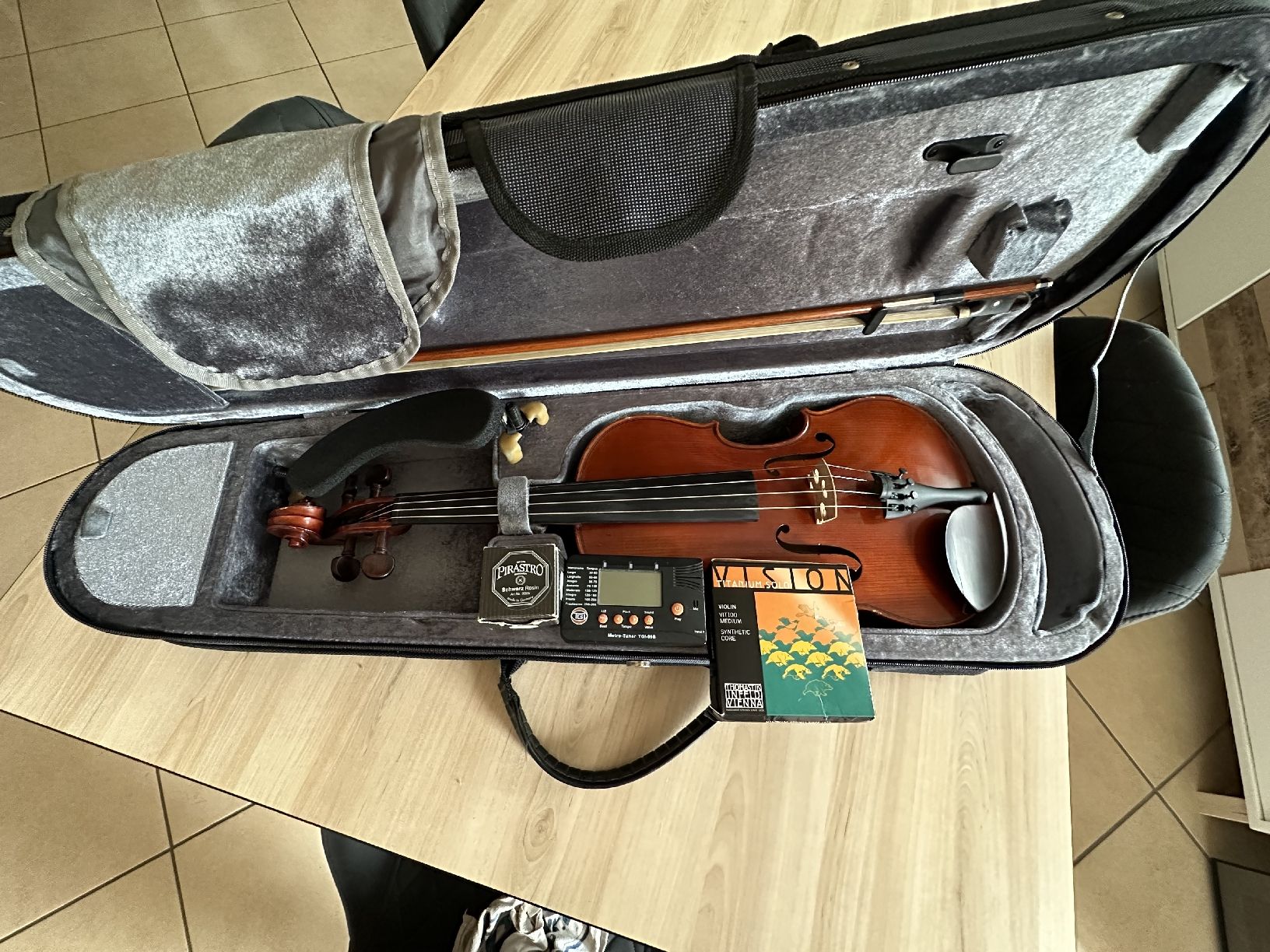 Yamaha Strumenti musicali: Violon Yamaha + accordeur, étui, épaulière. – Usato da Moutier venduto da cos_t72f