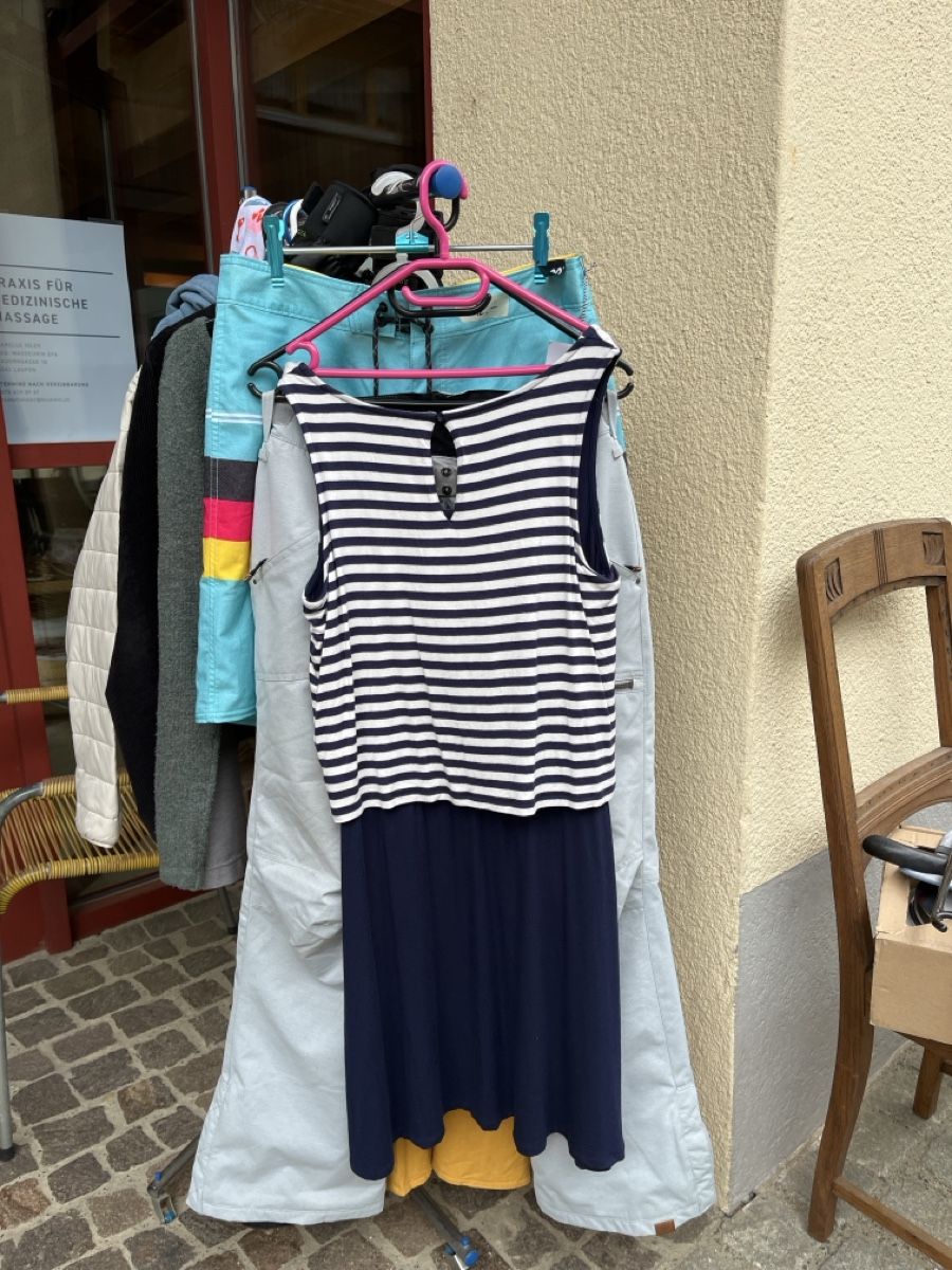 Esprit Vestiti: Sommerkleid ESPRIT, Gr. S – Usato da Röschenz venduto da Annakournikova 1