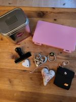 Hübsches Set mit Blechdose, Herzen...