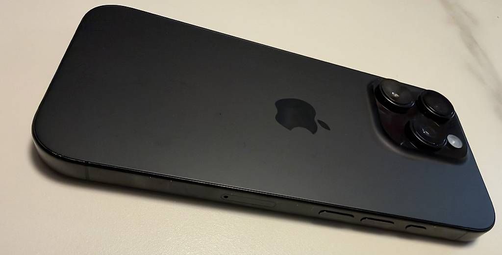 Handys / Smartphones: IPhone 16 Pro 512G – Neu und originalverpackt aus Collombey von luvlp 1