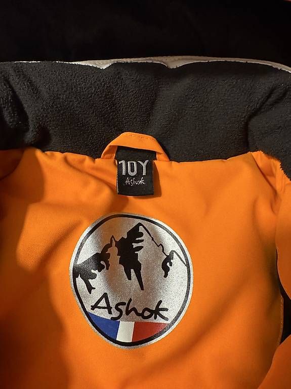 Vestes & Manteaux: Veste ski enfant 10 ans – D'occasion à Vionnaz par ric_9nvy 1