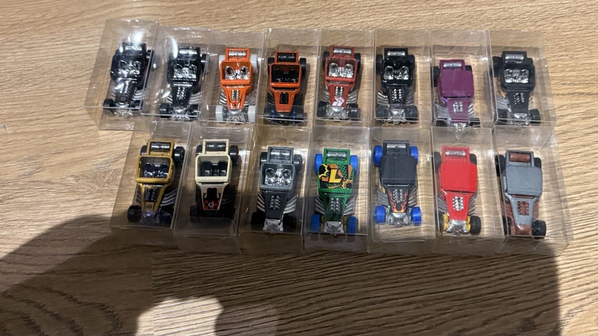 Hot Wheels Modellini d'auto: Lot de 15  Hot Wheels boné shaker – Usato da Villars-sur-Glâne venduto da Mitodc2