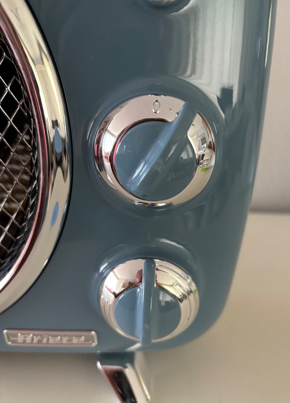Radiatori: Stufetta Ariete Mod. 808 blu elettrico, 1800-2000W – Usato da PARADISO venduto da pin_vlj8 2