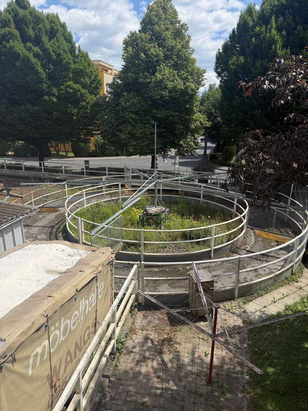 Tutte le macchine: Pferdeführanlage – Usato da Sargans venduto da aze_kf6w