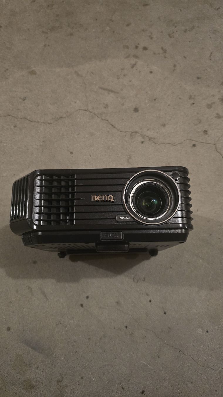 BenQ Proiettori: BenQ Beamer alt – Usato da Bern venduto da Kev.ro