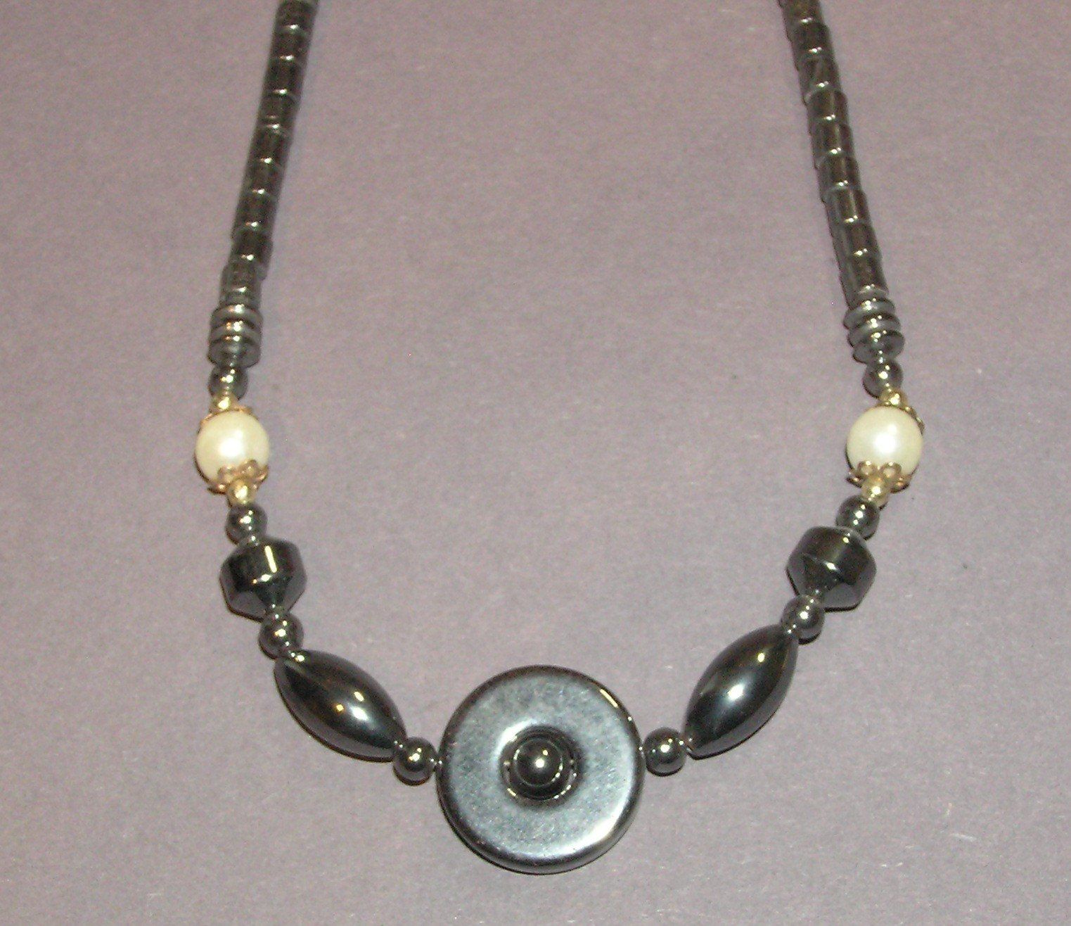 Colliers: HÄMATIT PERLEN COLLIER – Neuf (Voir description) à Grenchen par country59 1