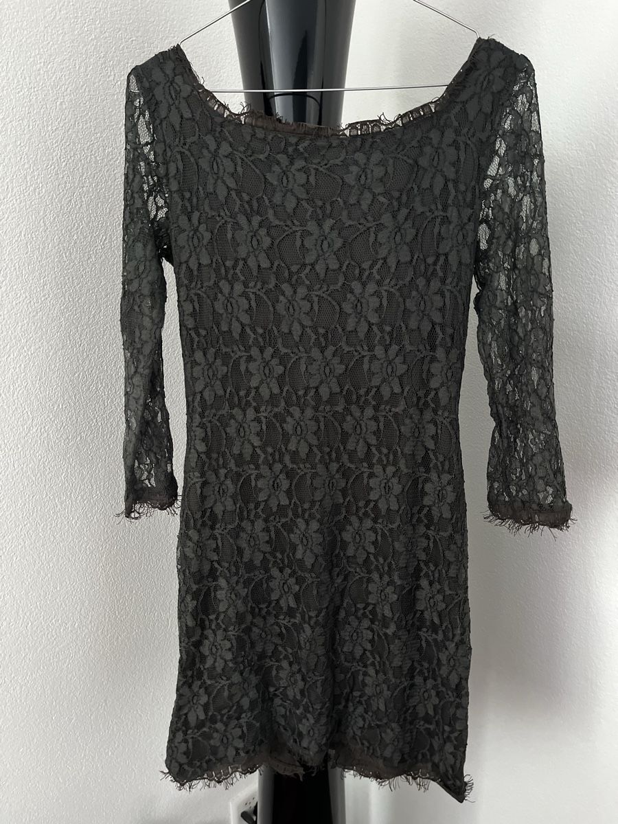 Robes: Spitzenkleid Gr36 grau – Neuf (Voir description) à Hinwil par dire07