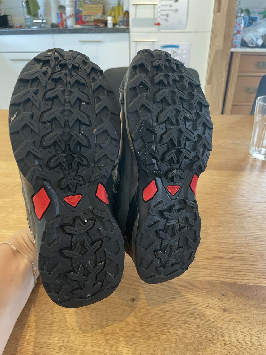 Scarpe per ragazzi: Salomon winterschuhe gr. 33 – Usato da Recherswil venduto da grafics 5