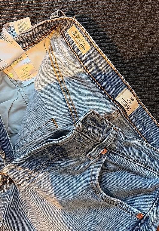 Jeans: Levis Jeans 501 Crop – Usato da Zürich venduto da vio_vv97 2