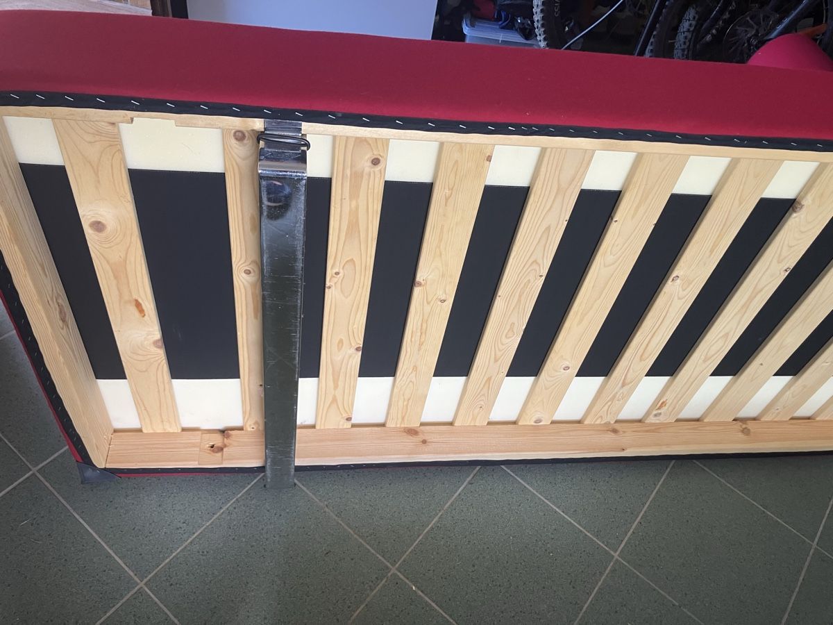 Sofas: Red Sofa Bed good condition 200cm x 80cm – Gebraucht aus Birmensdorf ZH von Trovo 3