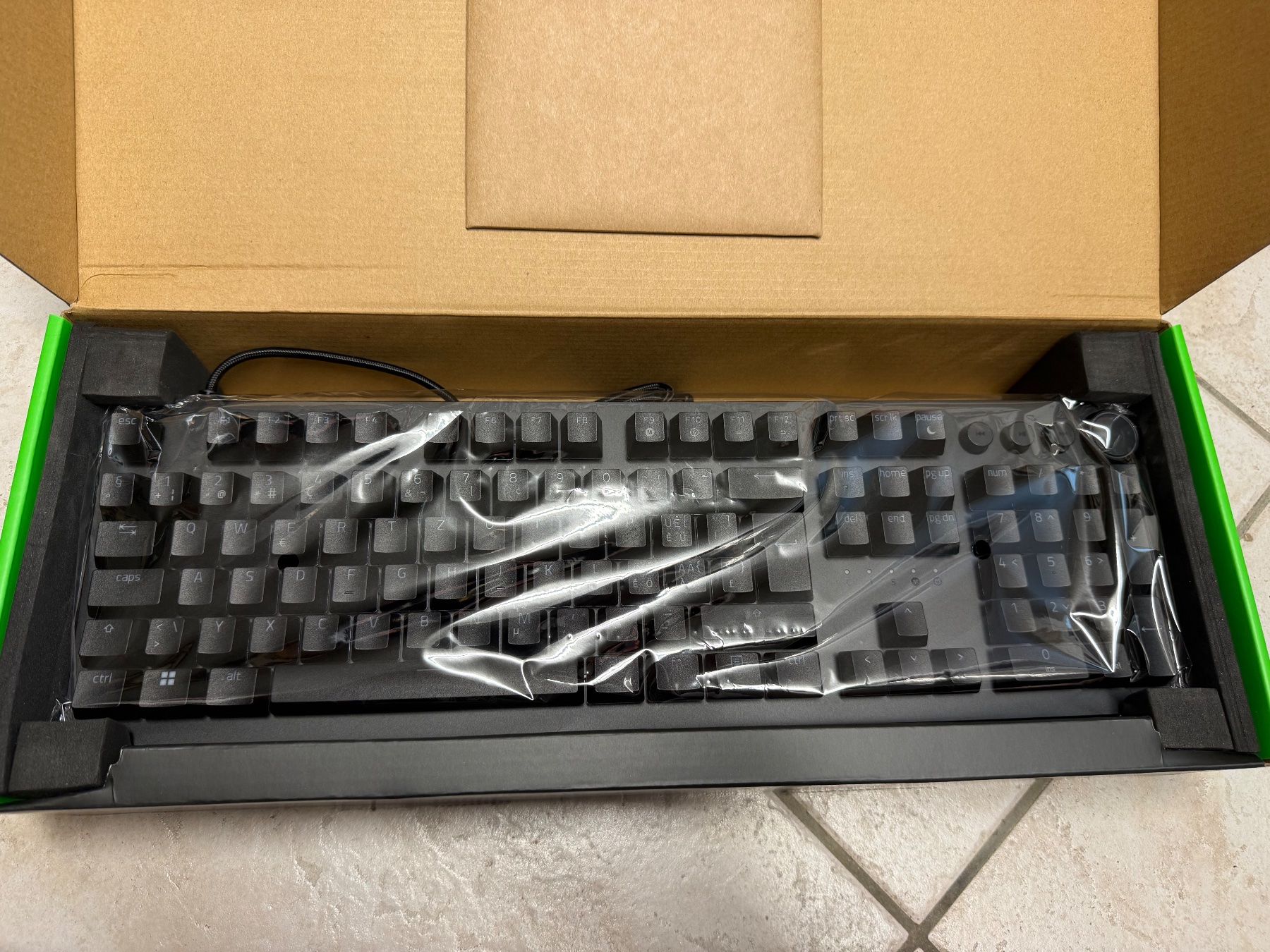 Razer Tastiere: Razer Huntsman V2, Optical Gaming Keyboard – Nuovo (secondo la descrizione) da Recherswil venduto da Yasa97 1