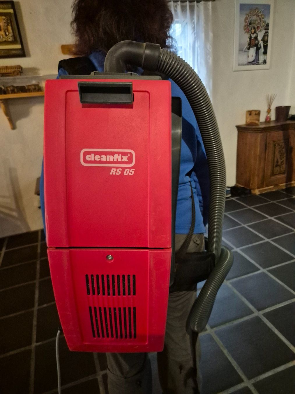 Cleanfix Staubsauger & Zubehör: Cleanfix Rückenstaubsauger – Gebraucht aus Stein AR von Bienli4 3