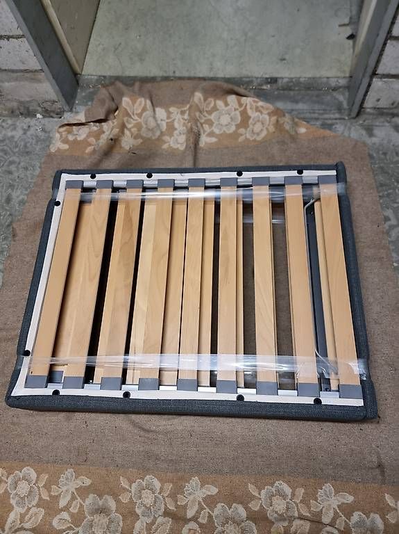 Letti: 2 Pouf Bett mit echtem Bettgestell Neuwertig – Usato da Aarau venduto da Aboudx 2