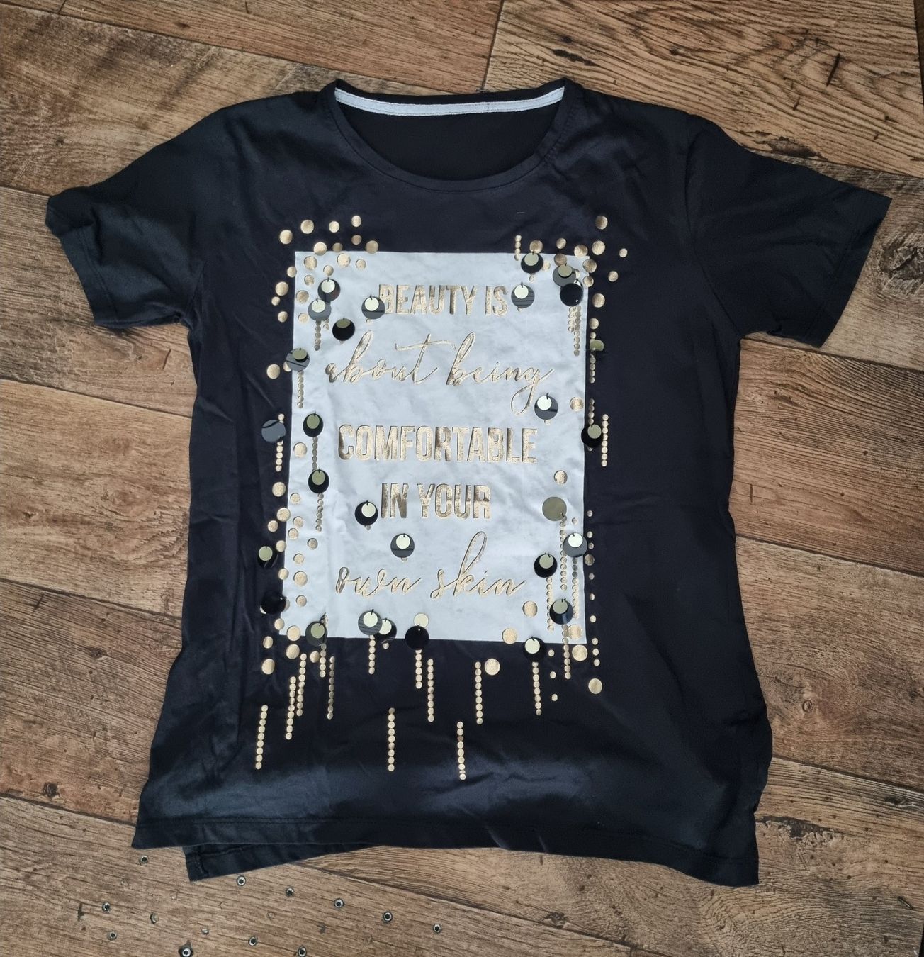 T-shirt: Neues T-Shirt – Nuovo (secondo la descrizione) da Cham venduto da Moikki