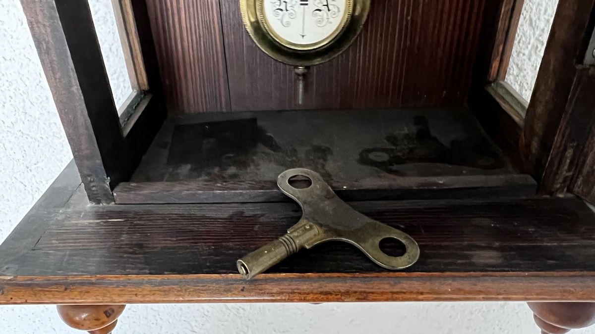 Junghans Stand- & Wanduhren: Wanduhr Holzgehäuse mit Pendel  – Gebraucht aus Neuenegg von Magosaurus 3