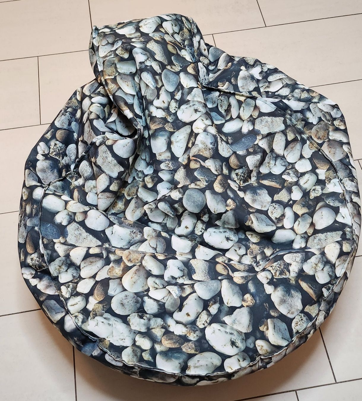 Cuscini: Outdoor Sitzsack mit Steindesign -swiss made – Usato da Brunegg venduto da Verkaufswelt 2
