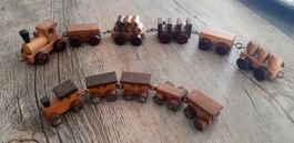 Mini Züglein  -  Eisenbahnen  -  aus Holz  -  2 Stk.