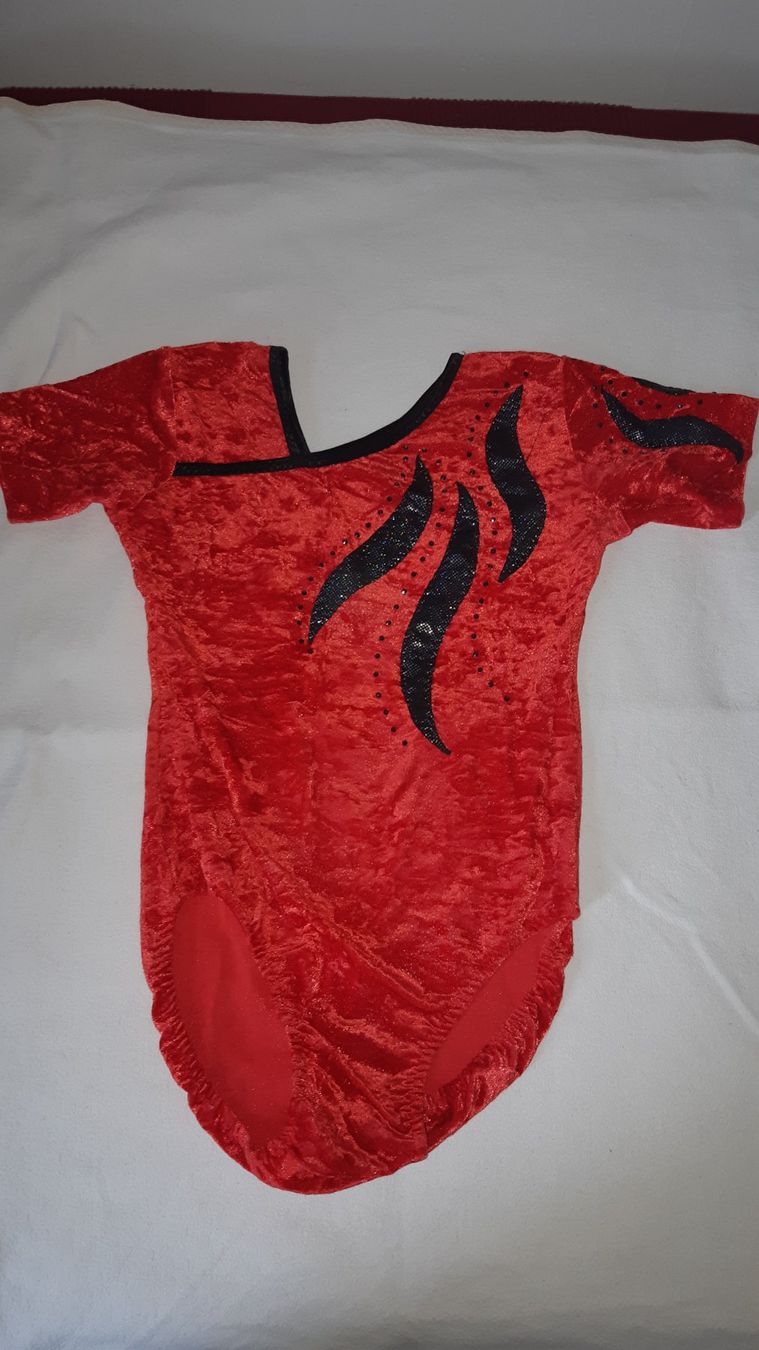 Scarpe, pantaloni & magliette da ginnastica: Turnbody mit kurzen Ärmel – Usato da Liebefeld venduto da Shemesh5