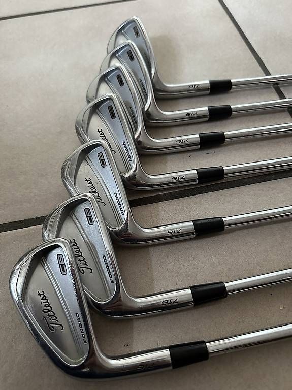 Clubs & Sets: Titleist CB 716 LH 4-PW Eisen – D'occasion à Immensee par anythingskytalk