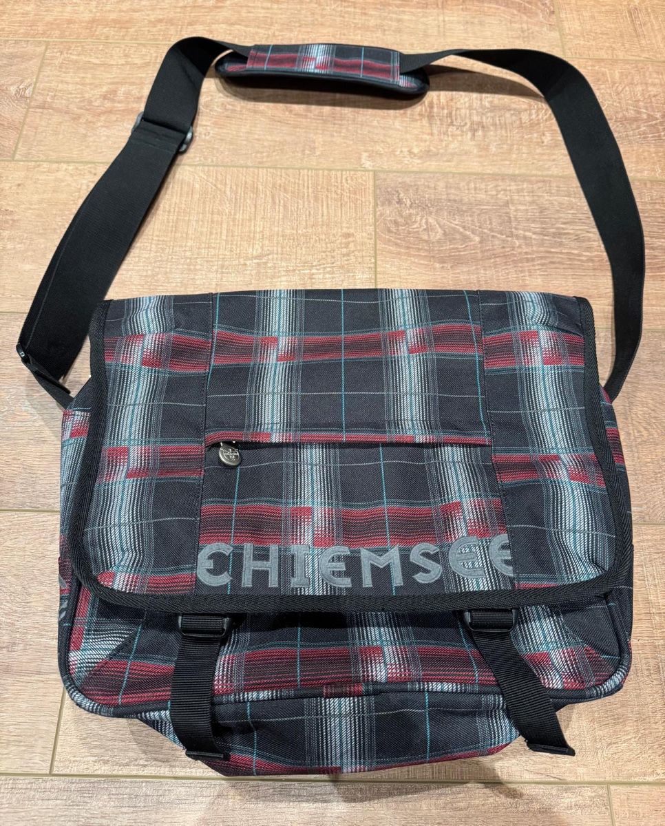Borse: Chimesee Umhängetasche mit Laptopfach – Usato da Riken AG venduto da m-forever