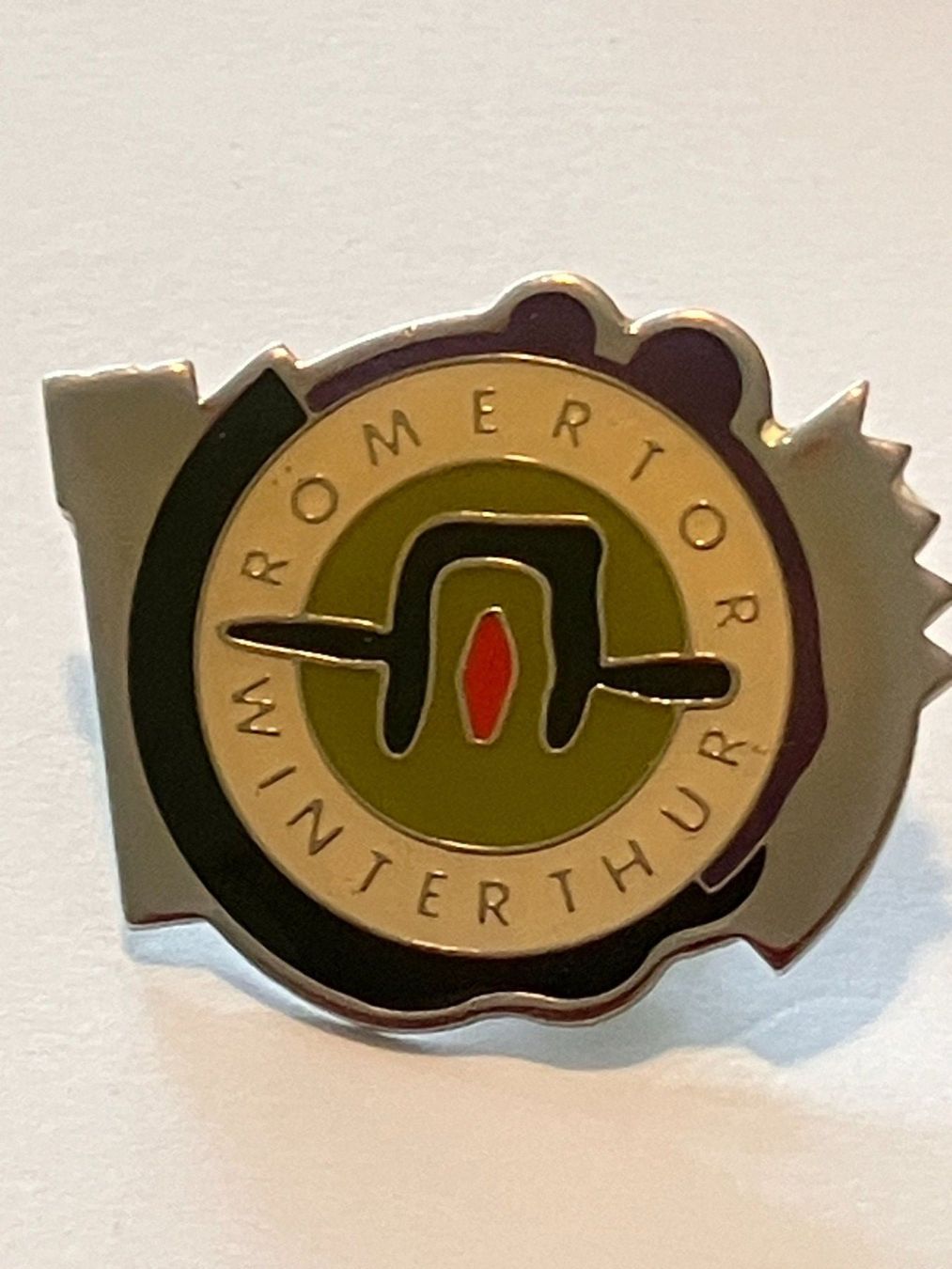 Placchette & Badge: 1 Pin Römertor Winterthur – Usato da Basel venduto da djwwpp