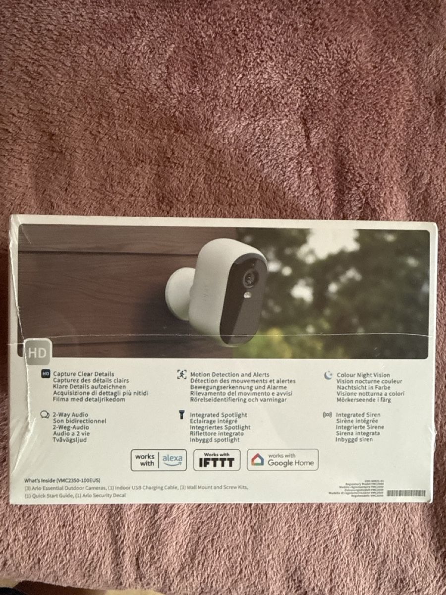 Arlo Caméscopes: Arlo Essential Outdoor Camera 3er Set neu – Neuf avec emballage d'origine à Höchstetten par Daniele40 2