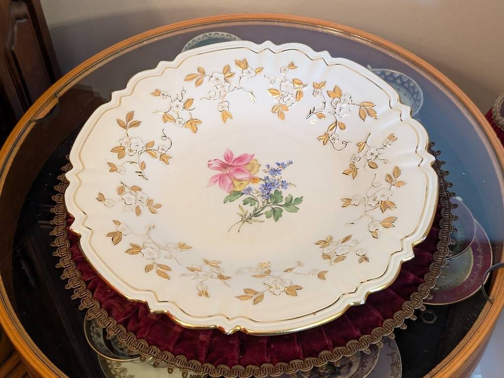 Plateaux: Antike Meissen Prunkschale, 31 cm – D'occasion à Ascona par ArtRomantica