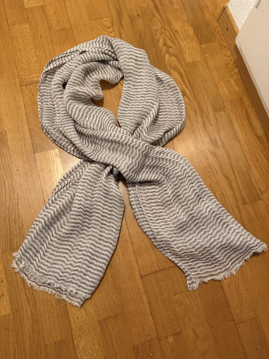 Zara Foulards, Tücher & Schals: Wunderschöner Schal von Zara.  – Gebraucht aus Adliswil von StephanieAnnina