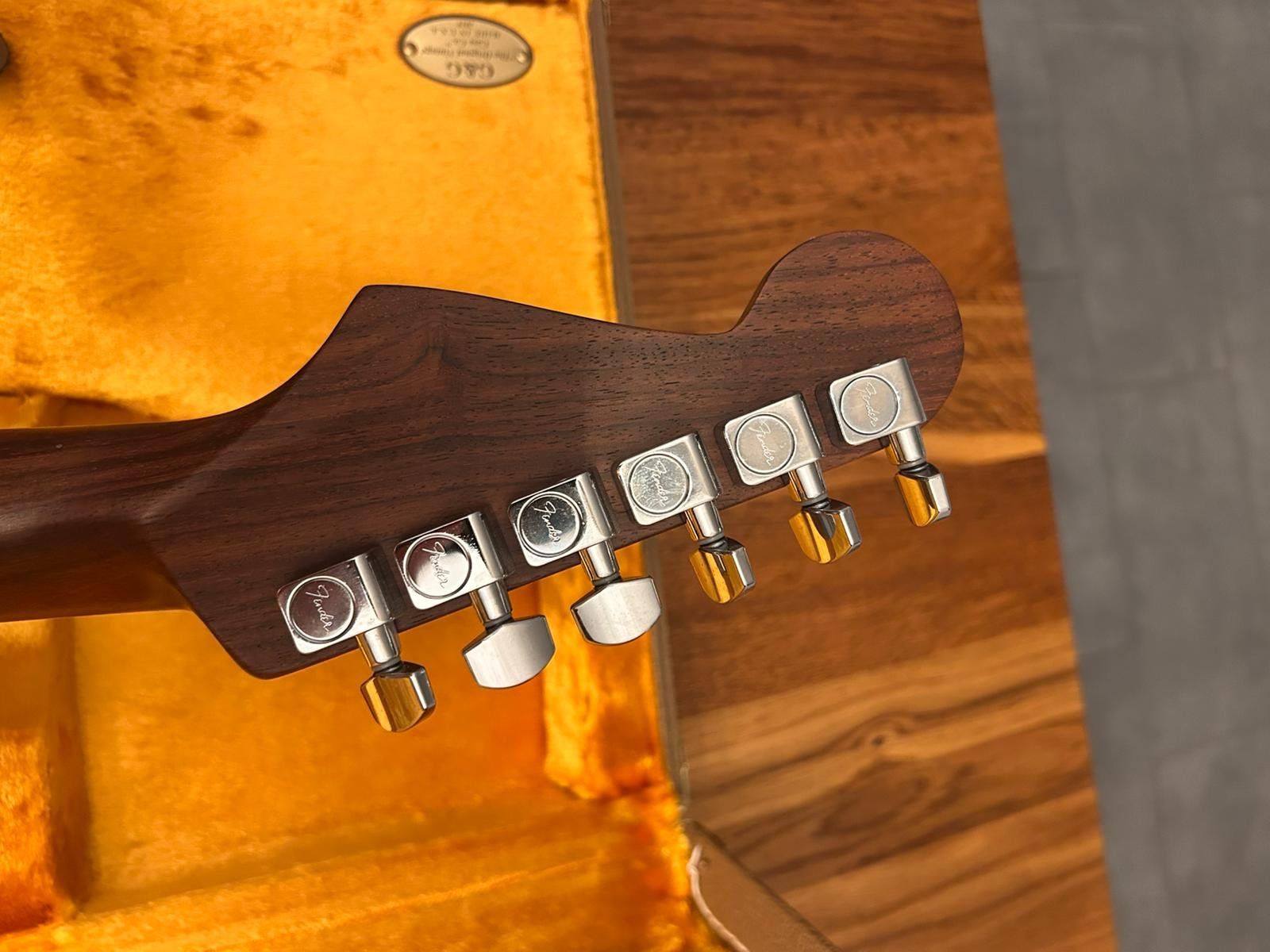 Fender Strumenti musicali: Fender Rarities Flames Maple Top Stratocaster – Nuovo (secondo la descrizione) da Prez-vers-Noréaz venduto da sci_0002 3
