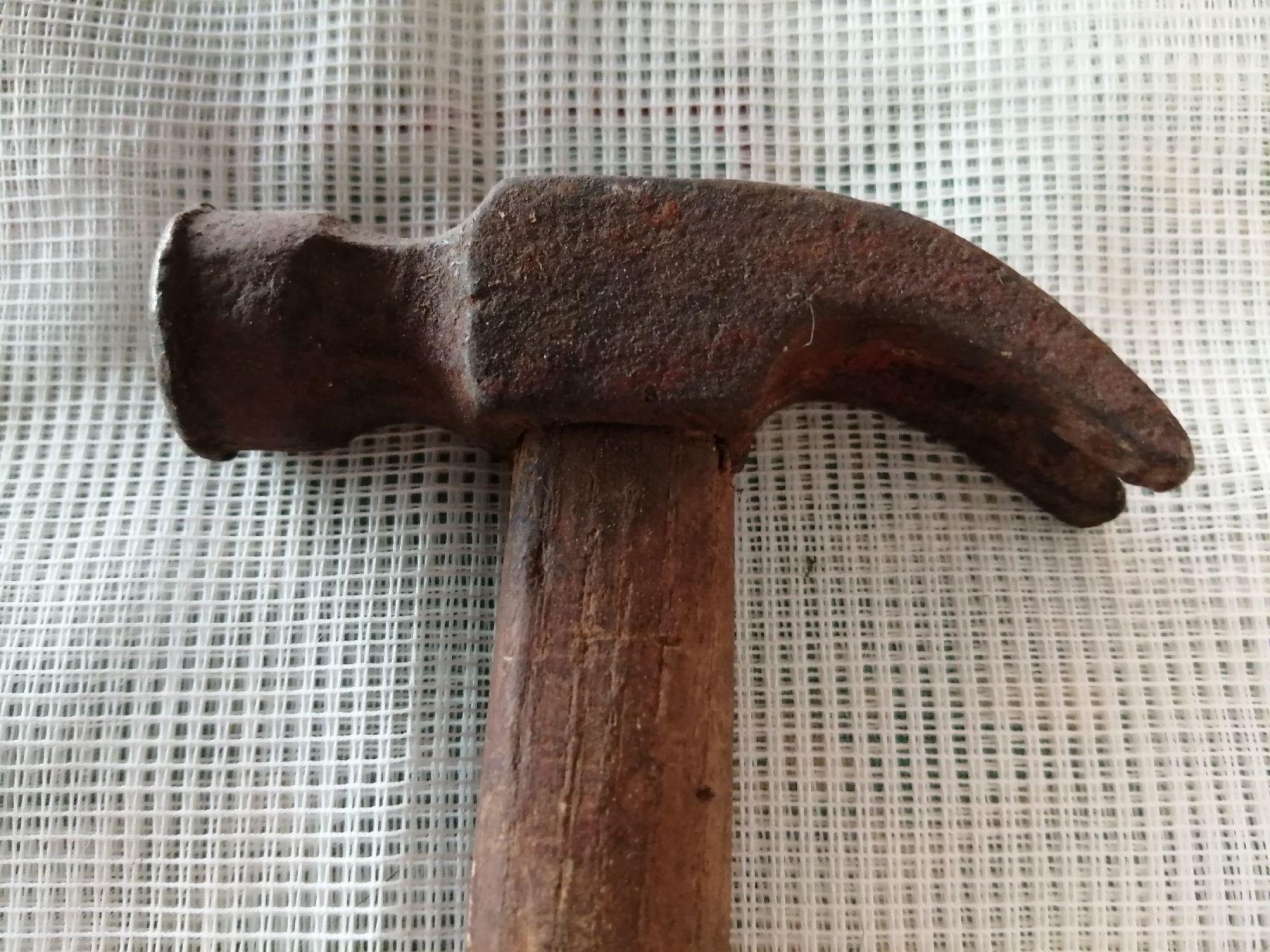 Tutti gli attrezzi: Klassischer Hammer mit Holzgriff - Zuverlässig & Robust – Usato da Honau venduto da holunder3