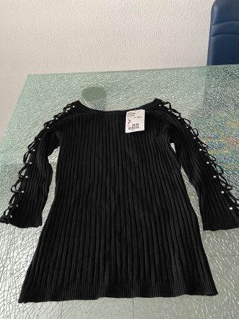 neuer, schwarzer Pulli mit Strass