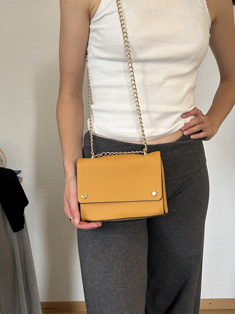 Borse da donna: Sac à bandoulière jaune moutarde – Usato da Muntelier venduto da cel_5syj 1