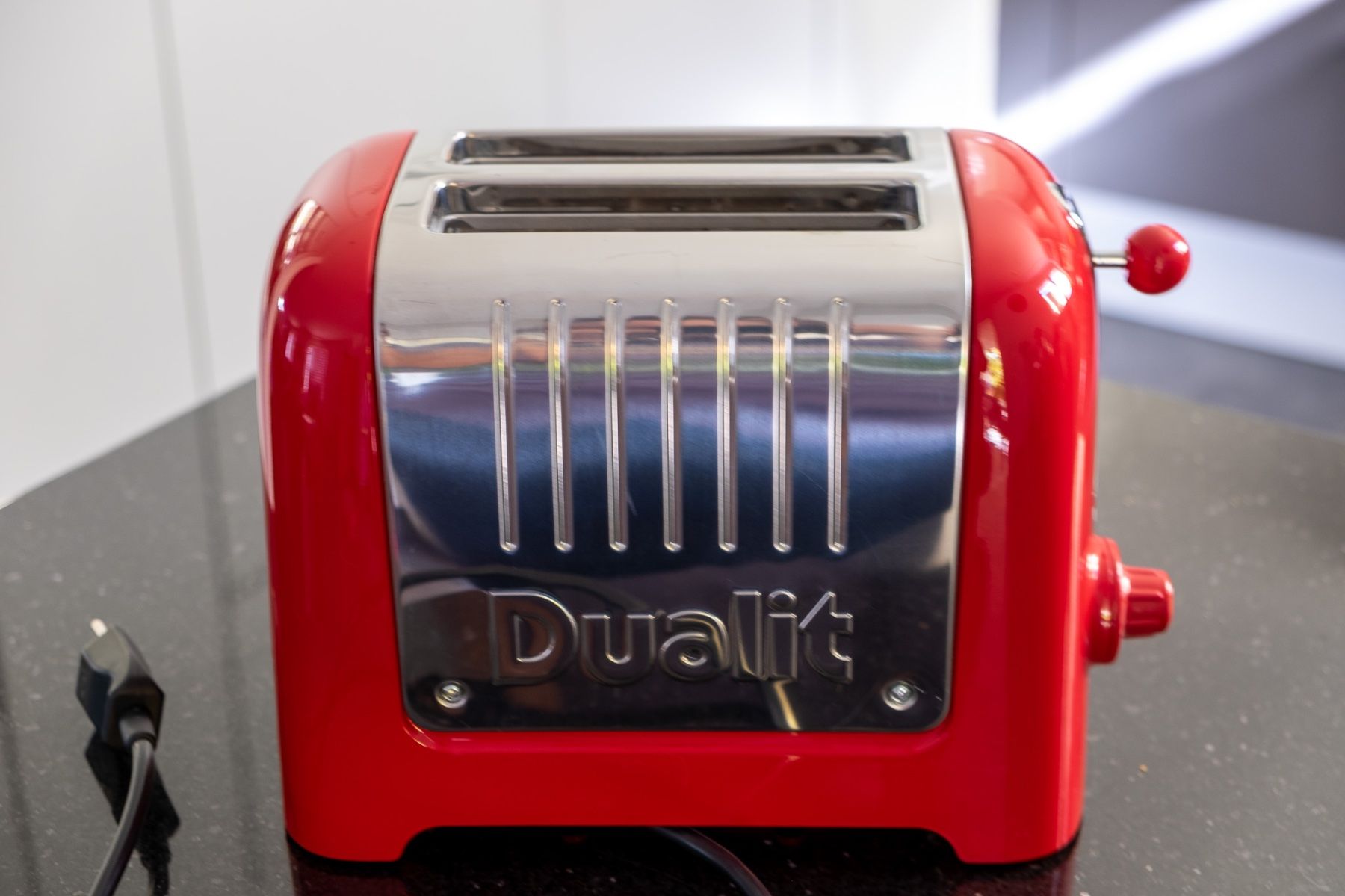 Elettrodomestici da cucina: Dualit Toaster Lite 2 Scheiben Gloss glänzend rot – Usato da Berneck venduto da Tschikka 4