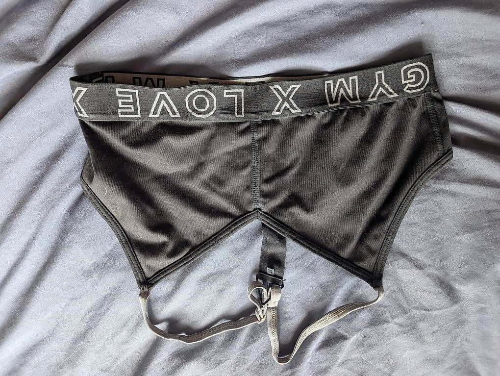 Autres dessous: Brassière de sport – D'occasion à Alle par pau_qb8x 1
