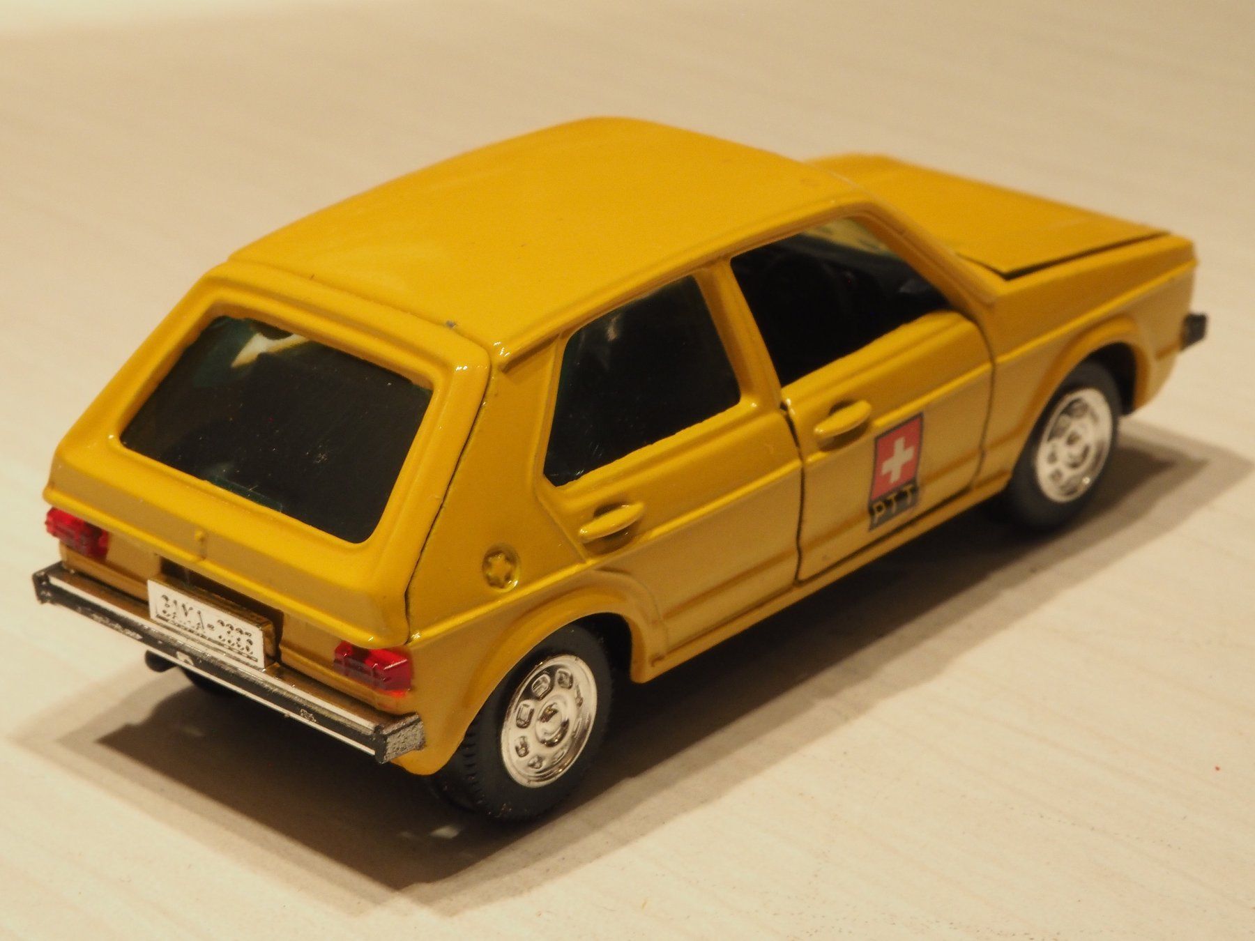 Volkswagen Modellini d'auto: VW Golf PTT Post - Gama – Nuovo e nell'imballaggio originale da Winterthur venduto da 602ccm 2