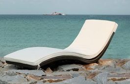 Rattan Liege inkl. Kissen ab Lager