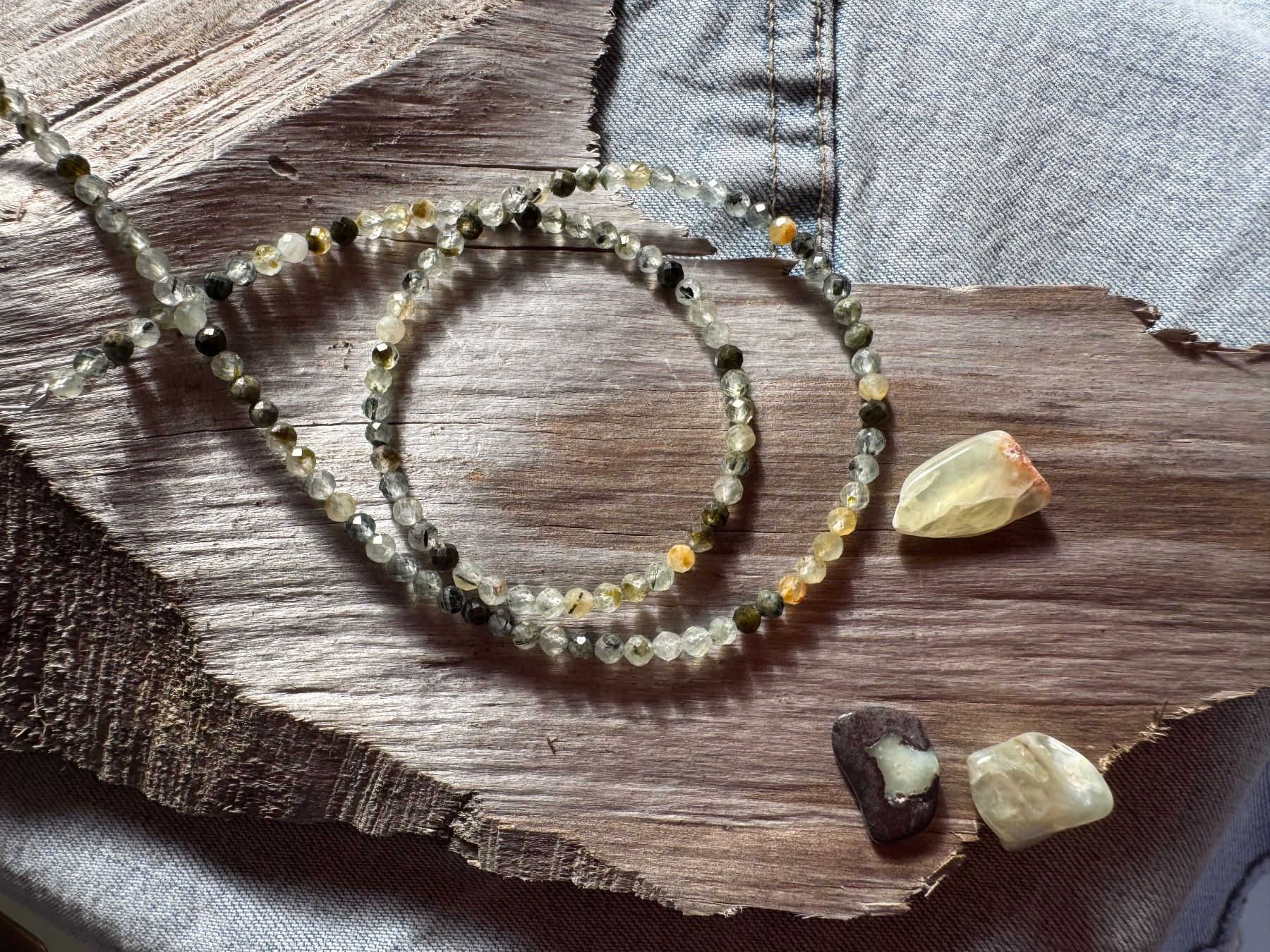 Catenine: Prehnit  wunderschön 3mm   43 cm facettiert    Prehnite – Nuovo e nell'imballaggio originale da Leuggern venduto da gemshow