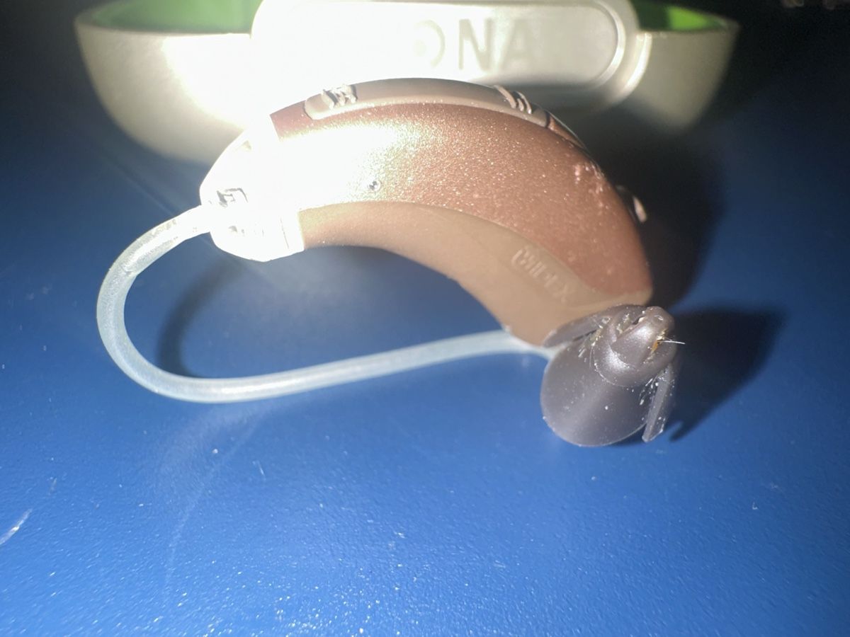 Phonak Attrezzature mediche: Widex Hörgeräte mit phonation Box beige – Usato da Belp venduto da M.X 4