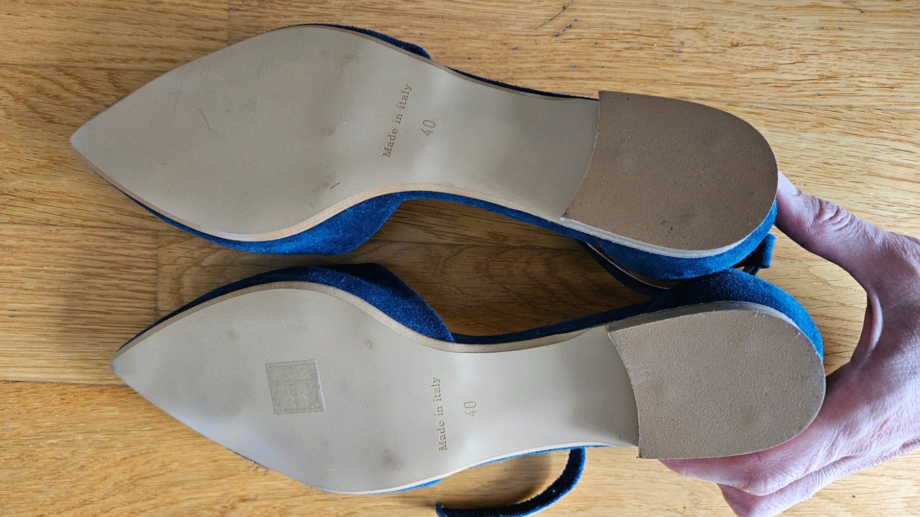 Scarpe da donna: New Electric blue suede flat shoes – Nuovo (secondo la descrizione) da Zug venduto da diana.bee 4